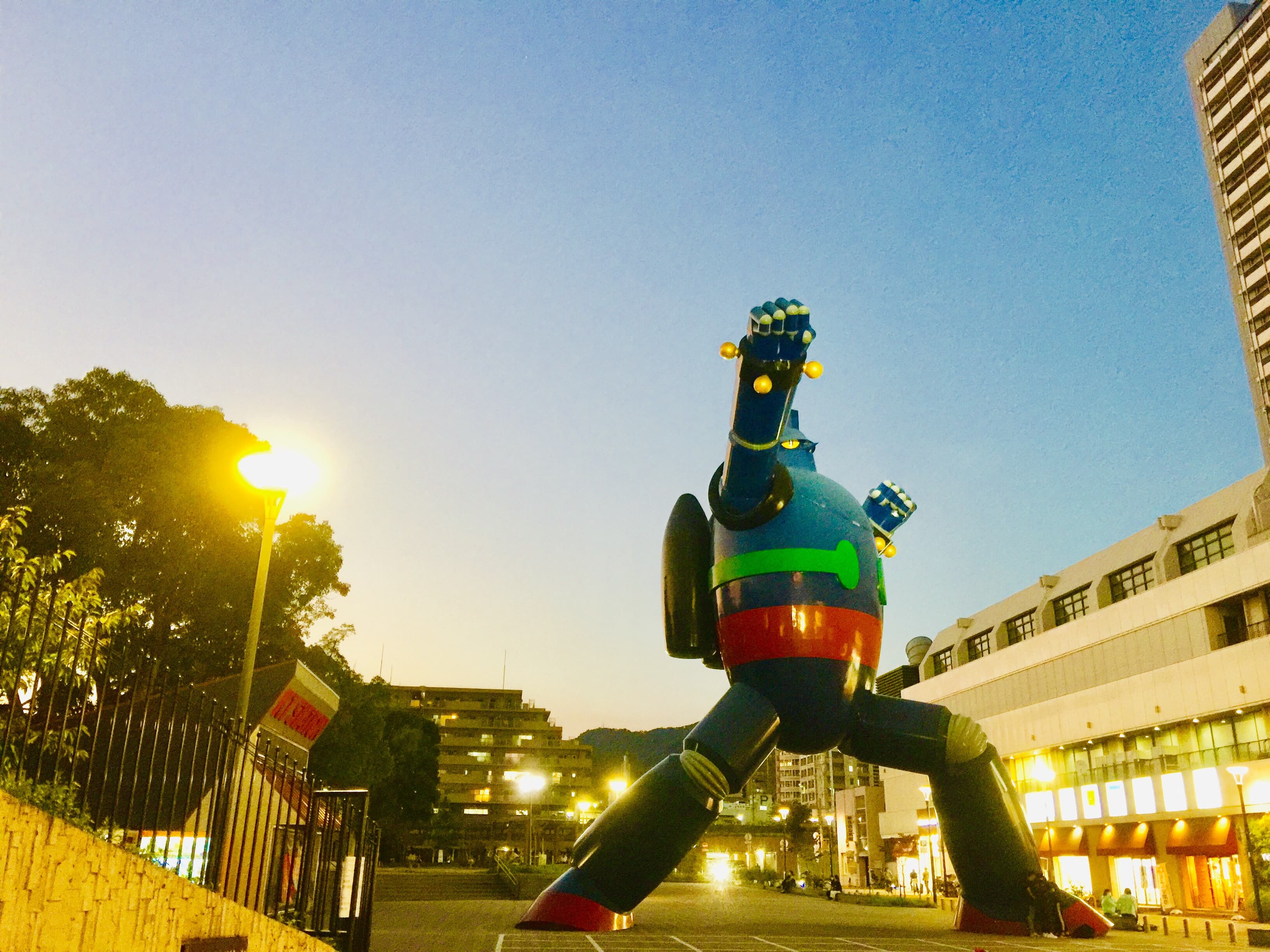 Kobé - la statue de Gigantor thumbnail